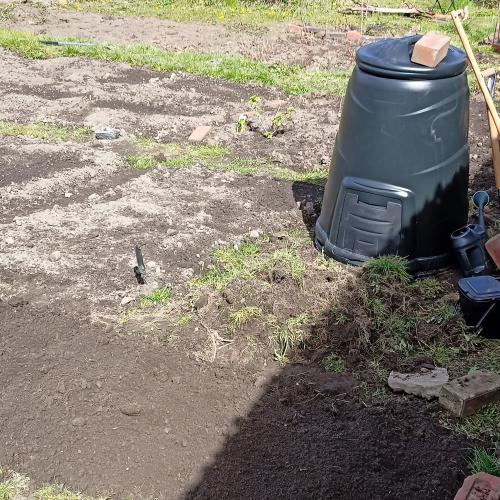 Compost bin